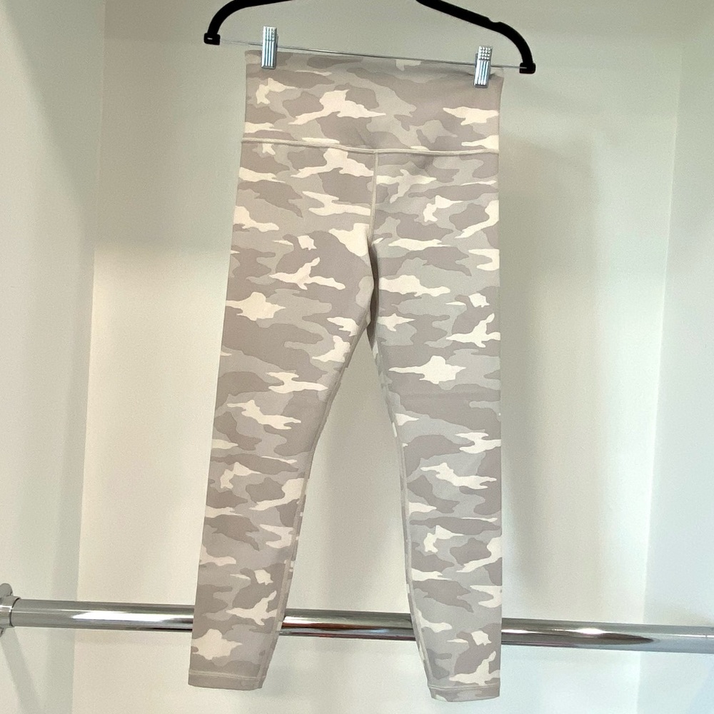 Athleta Elation Tight Leggings Small S 7/8 Camo Cream NWOT workout yoga